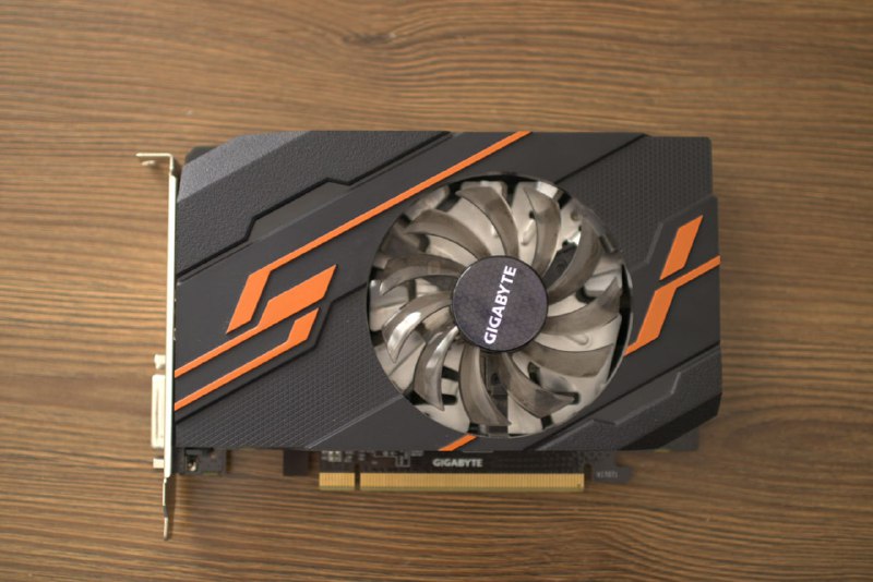 Видеокарта GeForce GT1030, процессор Intel Core i7 7700, материнская карта ASRock B250M Pro4, охлаждение Zalman 3