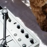Виниловый проигрыватель Reloop SPIN, MIDI-клавиатура Arturia MiniLab 3 6