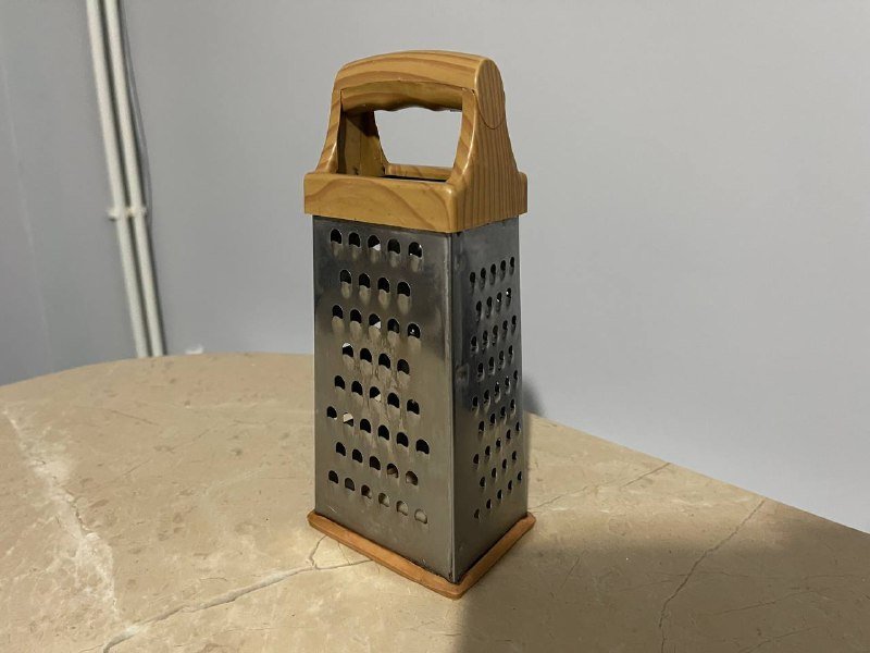 Тарелки, ножи, дуршлаг, кастрюли, кофейный сервиз 4