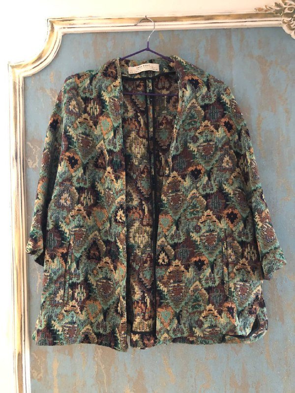 Жакет Zara, кепи H&M