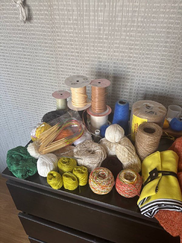 Пряжа, спицы, органайзер для съемных спиц