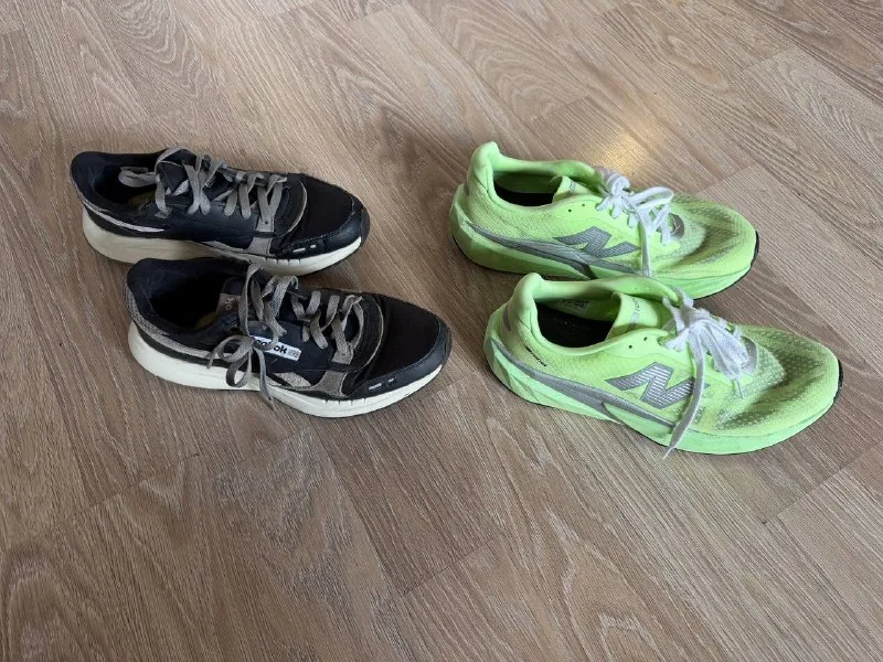 Кроссовки Reebok и New Balance 1