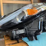 Правая фара Mazda 3 2025 года 4