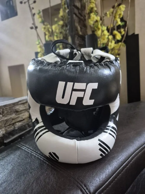 Тренировочный защитный шлем UFC MMA Pro 1