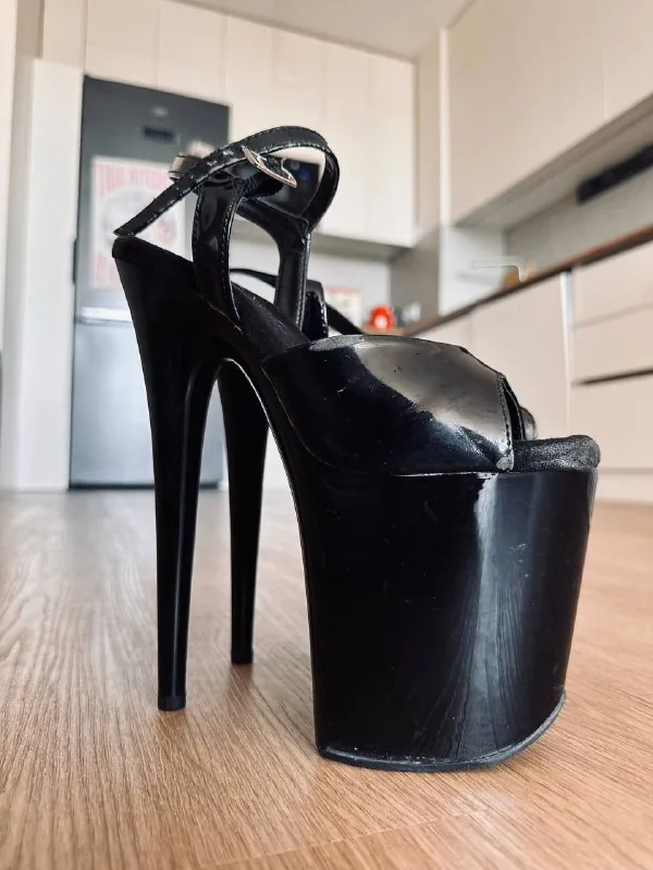 Стрипы-тройки Pleaser, р. 37-38, черный лак 1