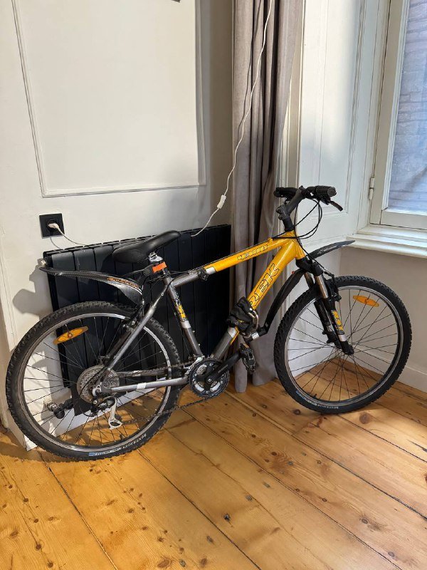 Велосипед, замок, насос