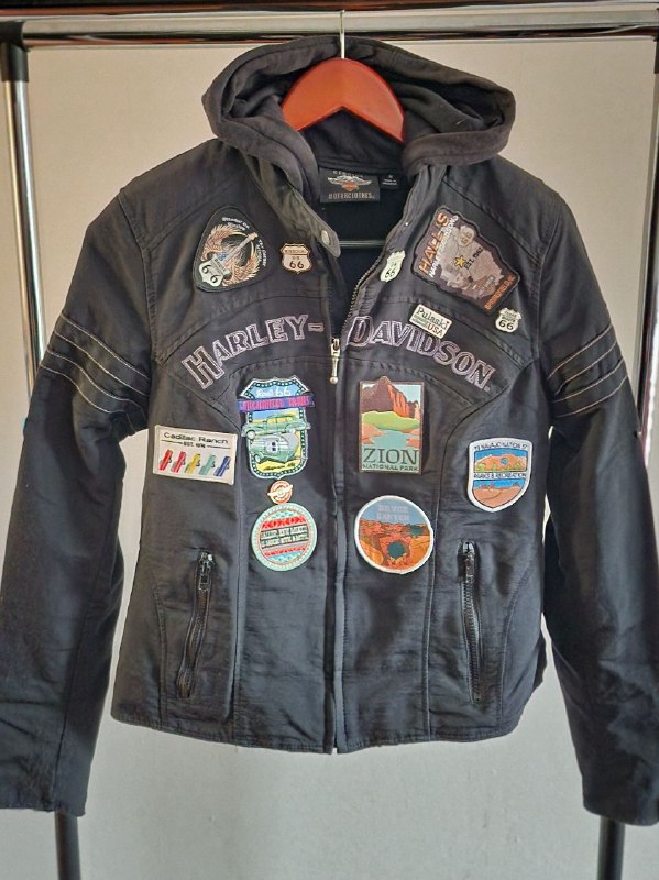 Кастомная женская текстильная куртка Harley-Davidson с нашивками 2