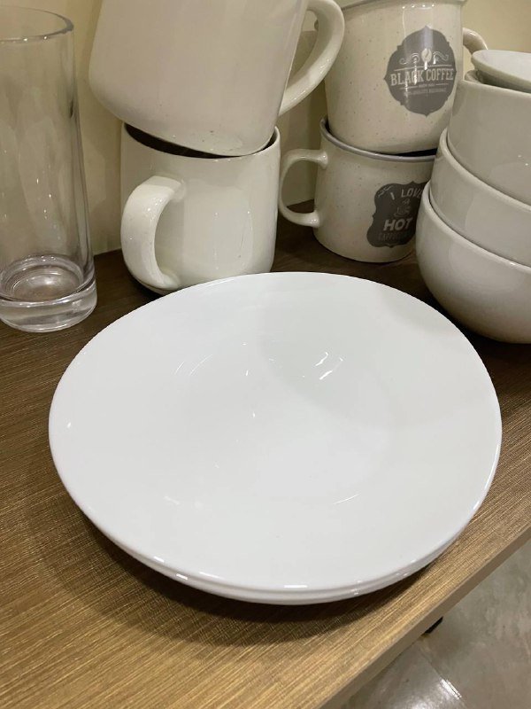 тарелки, пиалы, черпак, ложки, щетка для посуды, стаканы 6