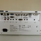 Mitsubishi WL7200 проектор 3