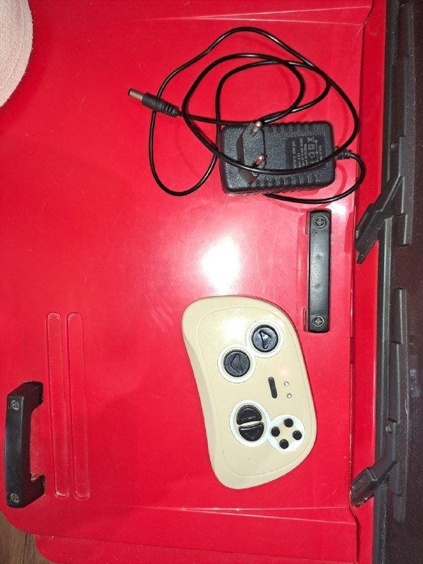 Детская машина электромобиль красная с пультом 7