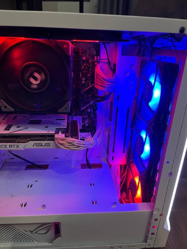 ПК с монитором Lenovo и комплектующими, микрофон HyperX, клавиатура MSI 4