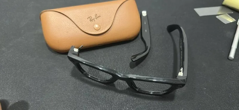 Сломанные очки Ray-Ban Meta на запчасти