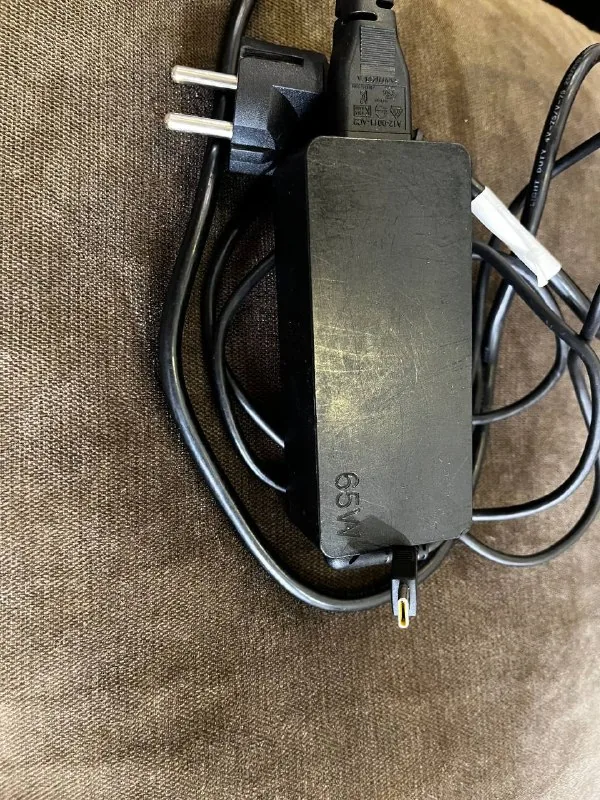 Lenovo зарядка 65W Type-C 1