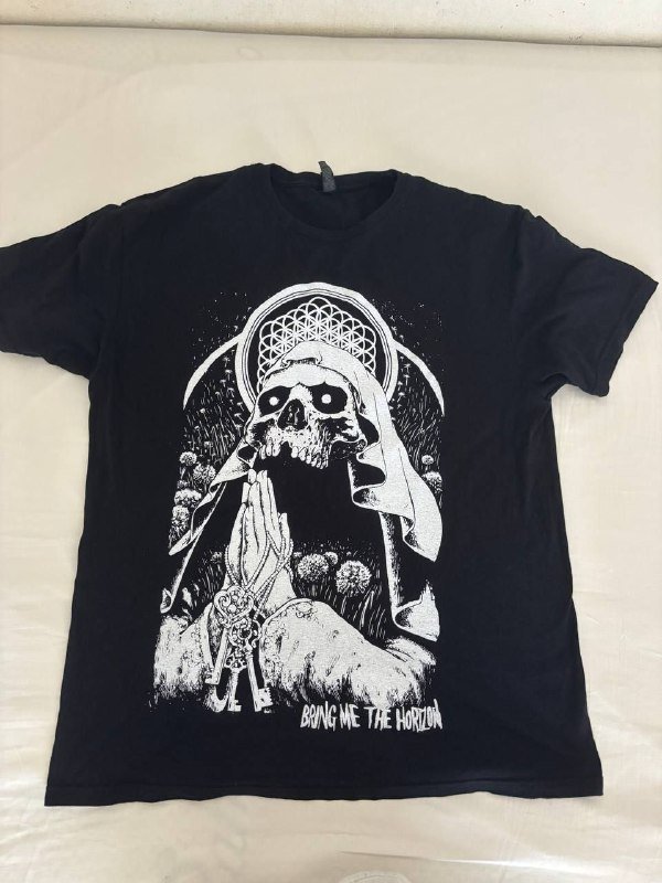 Черная футболка Bring Me The Horizon, браслеты, манга 2
