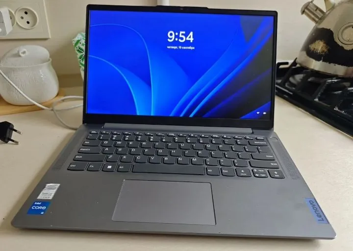 Lenovo IdeaPad V14 G2 ITL 1