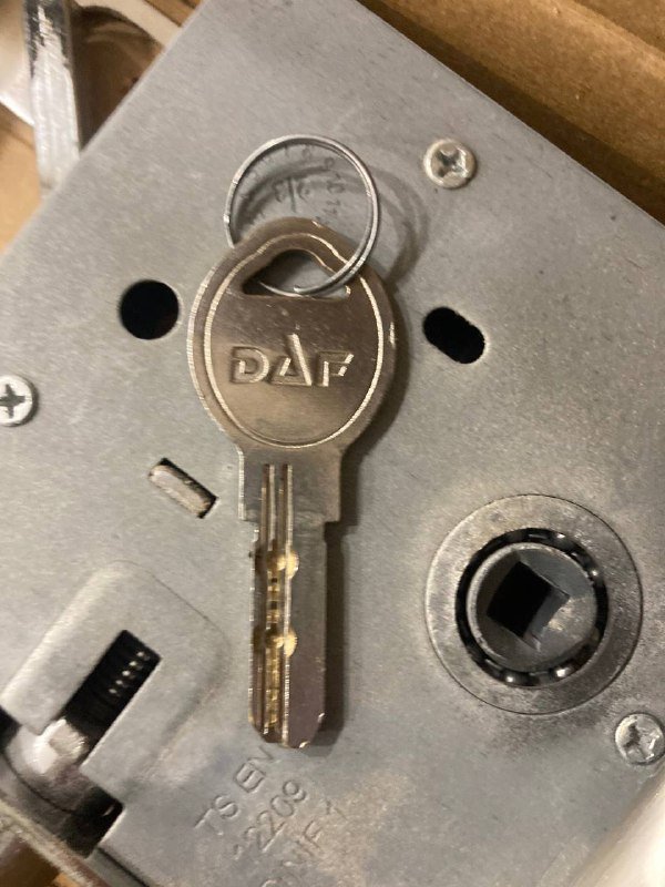 Замок дверной DAF с комплектующими