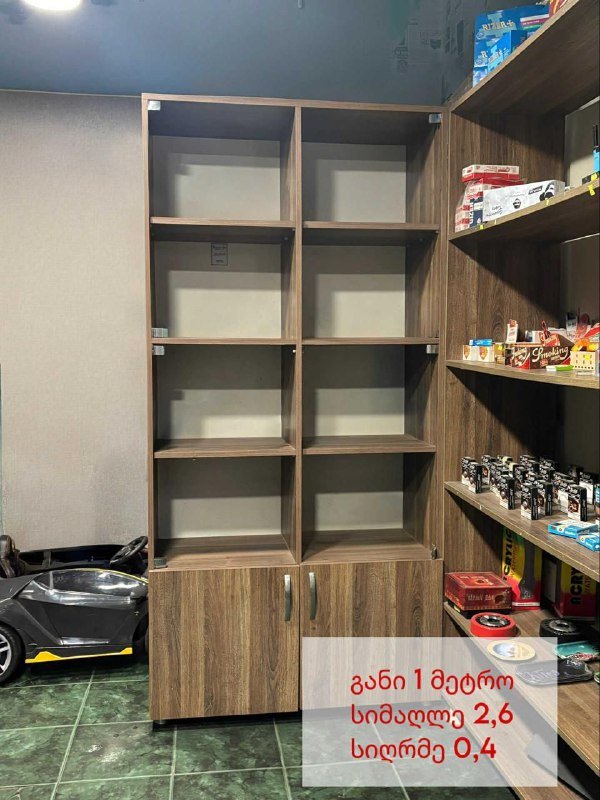 Стеллажи для магазина, стол