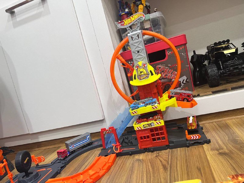 Хот Вилс большой трасса лифт, скорая помощь, монстр трак, бургер кафе, игрушки 3