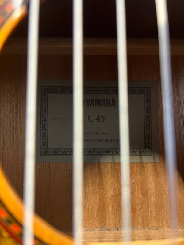 Гитара Yamaha C45, чехол 3