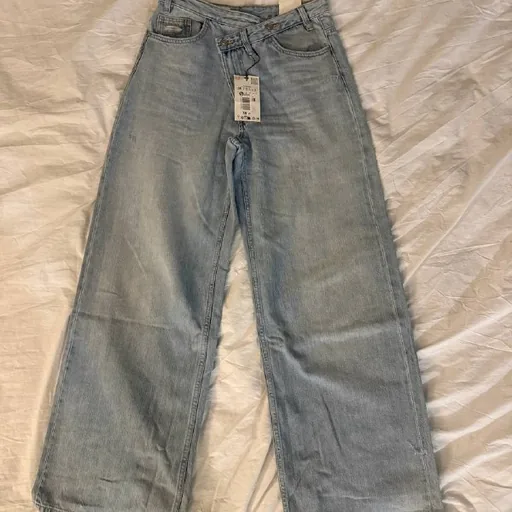 Новые джинсы Zara, размер 38