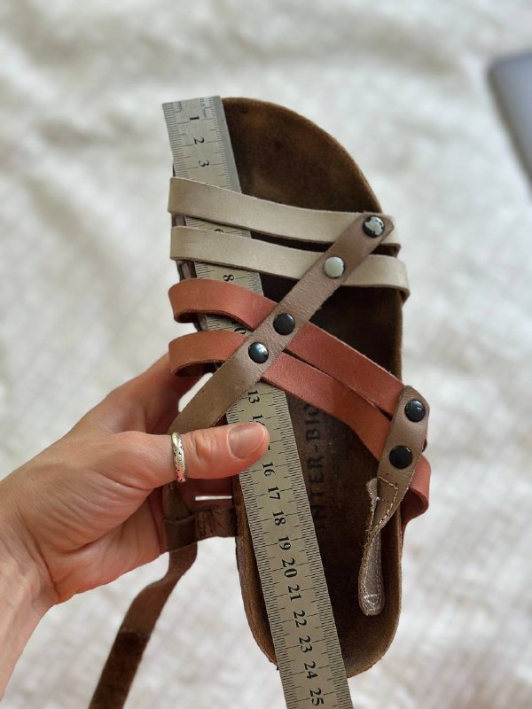 Сандали типа BIRKENSTOCK, Шорты Levi’s, Корсет 2