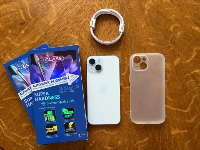 iPhone 15 128GB с 2 SIM, в хорошем состоянии 1
