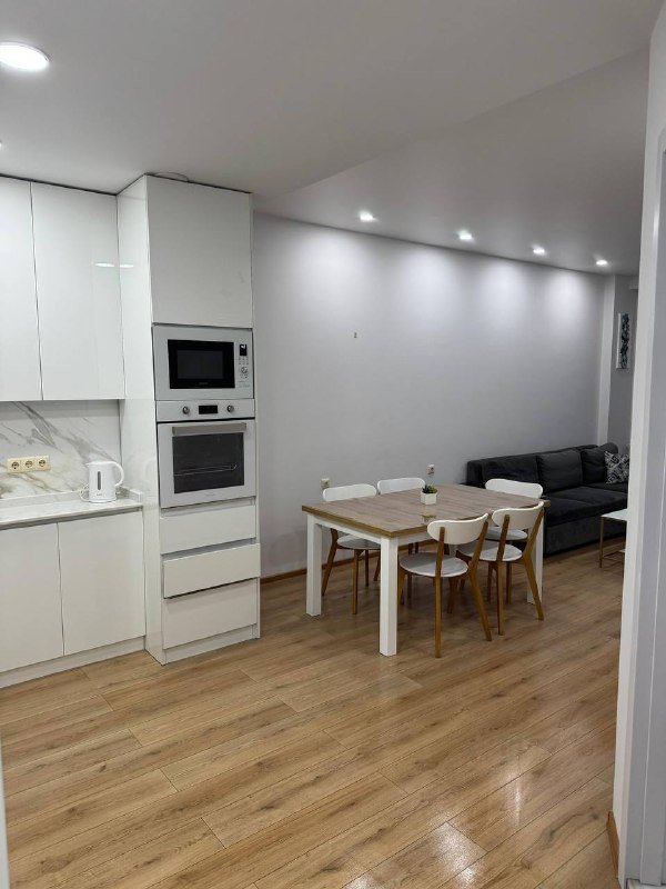 2х комнатная квартира с 1 спальней, аренда на год 2