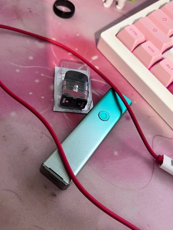 Вейп XROS с катриджем и зарядным проводом 2