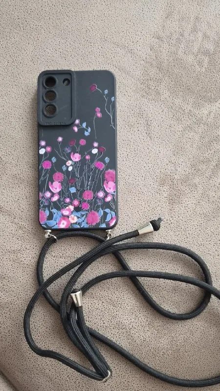 Чехлы для Samsung S22+ 1