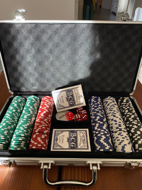 Набор для покера, Нарды/шашки, Carcassonne 1