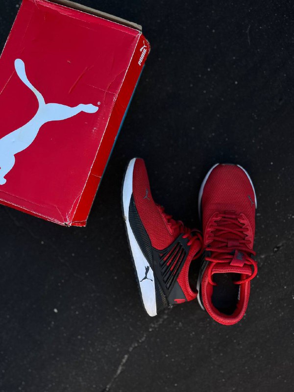 Кроссовки PUMA Pacer Future б/у, новый шопер, рюкзак, сумочка UNDER ARMOUR, треккинговые палки, насос и матрас