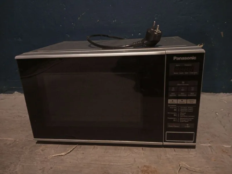 Микроволновка Panasonic NN-ST254M 1