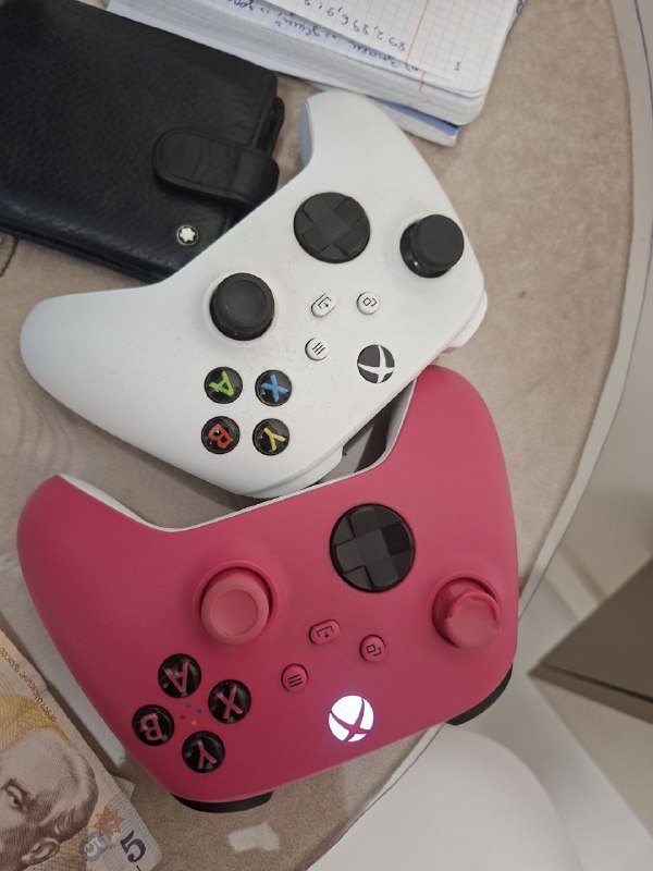 Xbox series S, 2 геймпада, коллекция игр 2