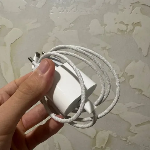 Оригинальная зарядка Apple
