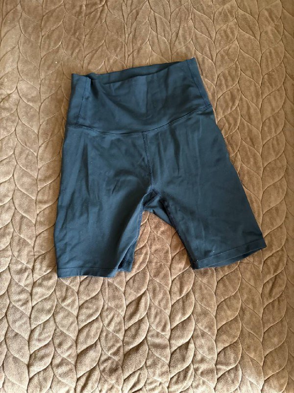 Женская одежда: леггинсы, футболки, шорты, кофта 7