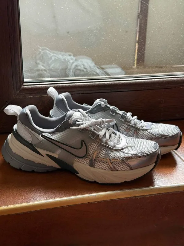 Кроссовки Nike V2K Run 1