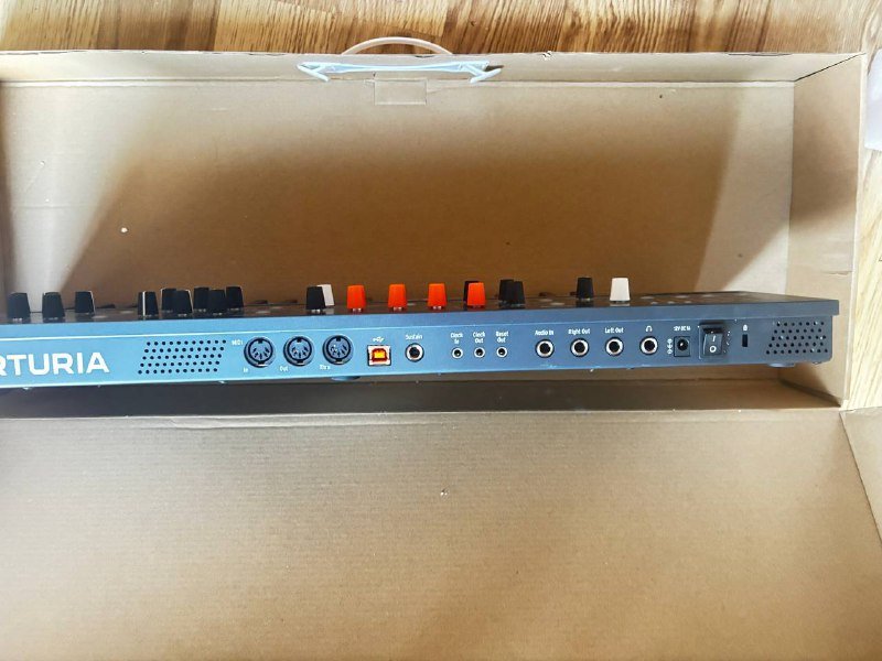 Синтезатор Arturia minifreak 3