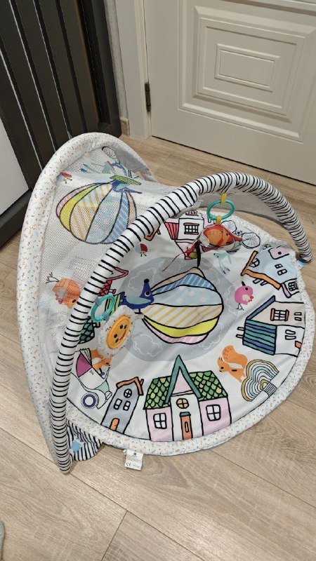 Развивающий коврик с игрушками и зеркальцем