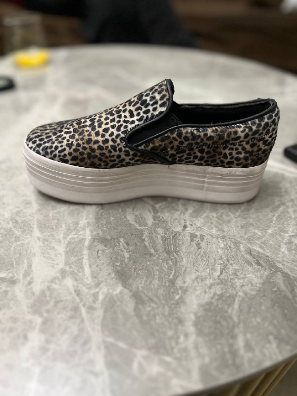 Пуховик, детский костюм, майка-поло Puma, кеды тигровые, кроссовки Zara 6