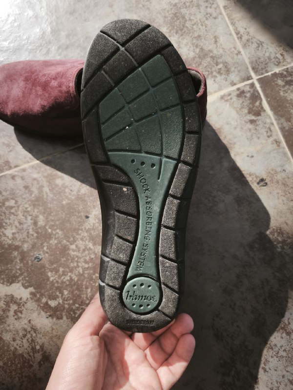 2 pairs of shoes size 41 2