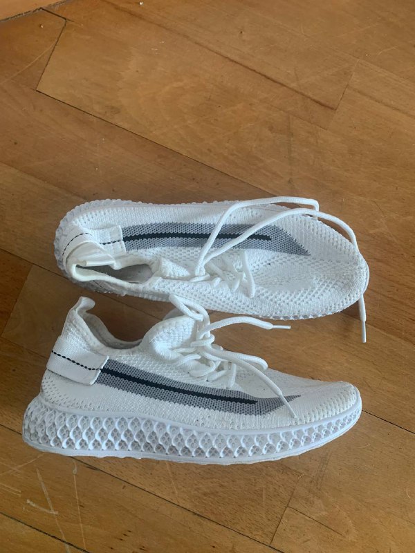 Ботинки под угги, Кроссовки белые, Рюкзак guess 2