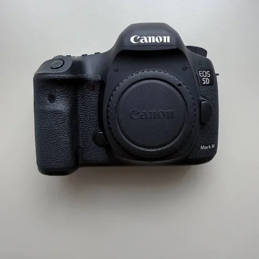Фотоаппарат Canon 5D Mark III