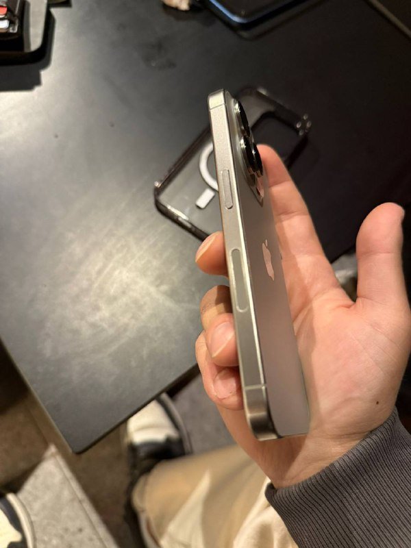 iPhone 15 Pro 256 GB 10