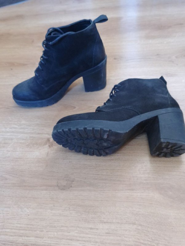 белая майка S, синяя майка M, серая оверсайз, домашние чусты 37, ботинки 36 6