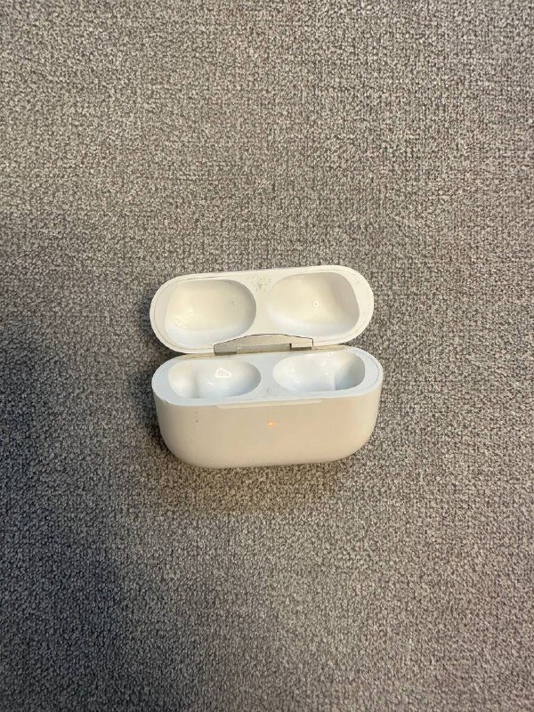 Кейс для AirPods Pro 2nd generation Lightning 3