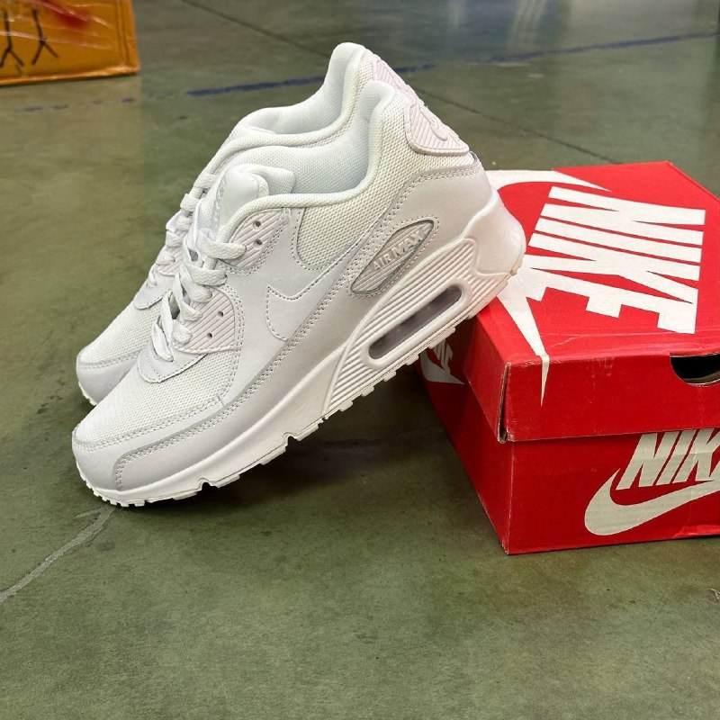 Новые кроссовки Nike Air Max 90 3