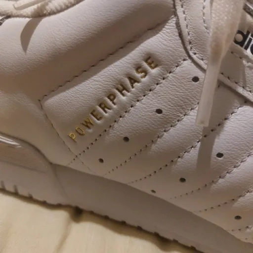 Кроссовки Adidas