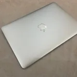 MacBook Air 13” (2017) 1