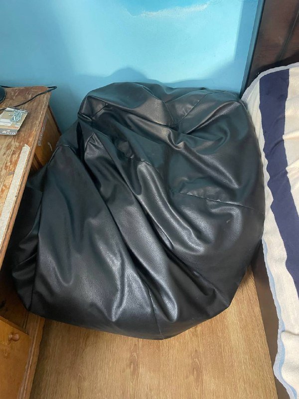 черный кожаный пуф кресло-мешок 2