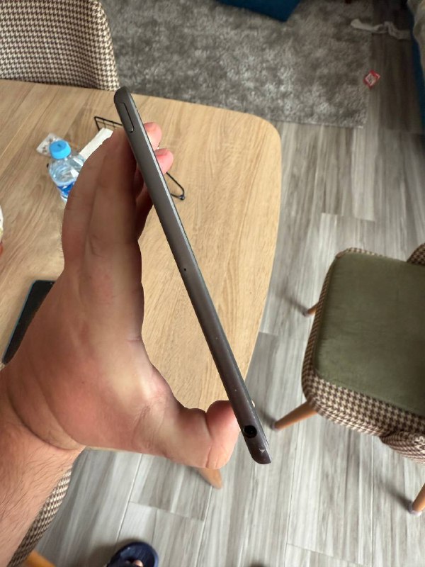iPad mini 5 с зарядкой и чехлом 5